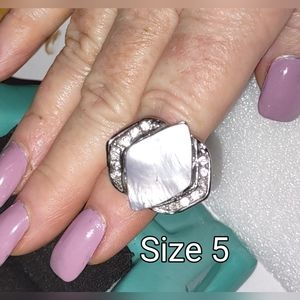 Mother of Pearl Fashion Ring
